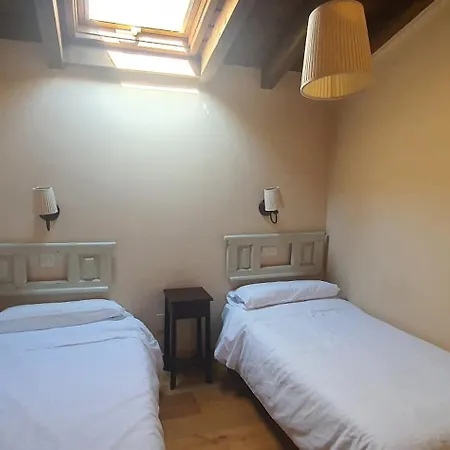 Maison d'hôtes Fuente De Gueelo à San Bartolomé de Meruelo Extérieur photo